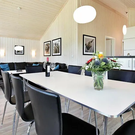 Holiday home In For 8-guests Grossenbrode